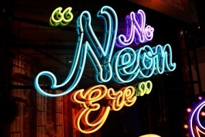 Khí Neon được sử dụng trong sản xuất đèn Neon như thế nào?